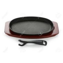 Chapa de ferro.Oval.Extensão: 29x18.5cm