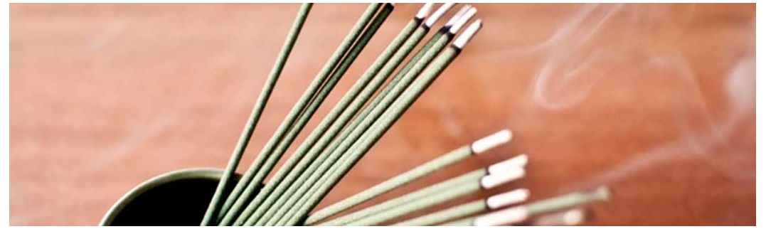 Incenso de plantas e outros aromas naturais