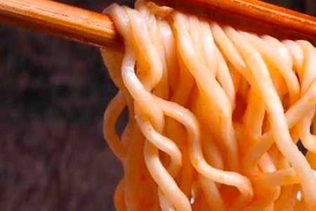 Ramen e Fideos instantâneos