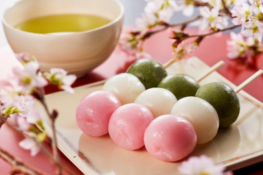 Japonês Dango: O que é e como comê-lo